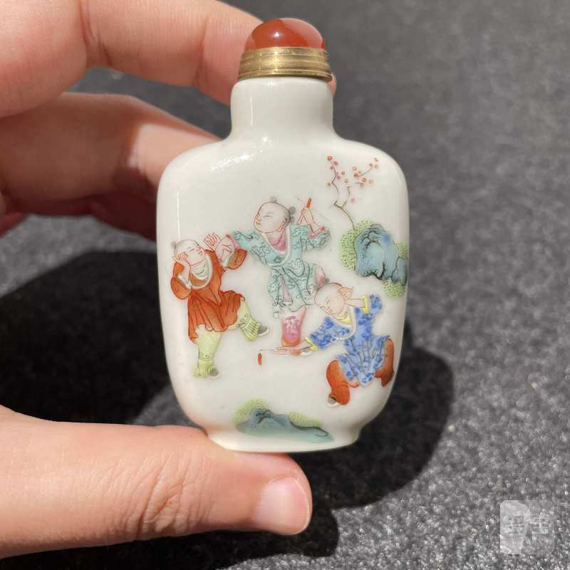 清道光 御制粉彩窦燕山教五子图鼻烟壶 - 图5